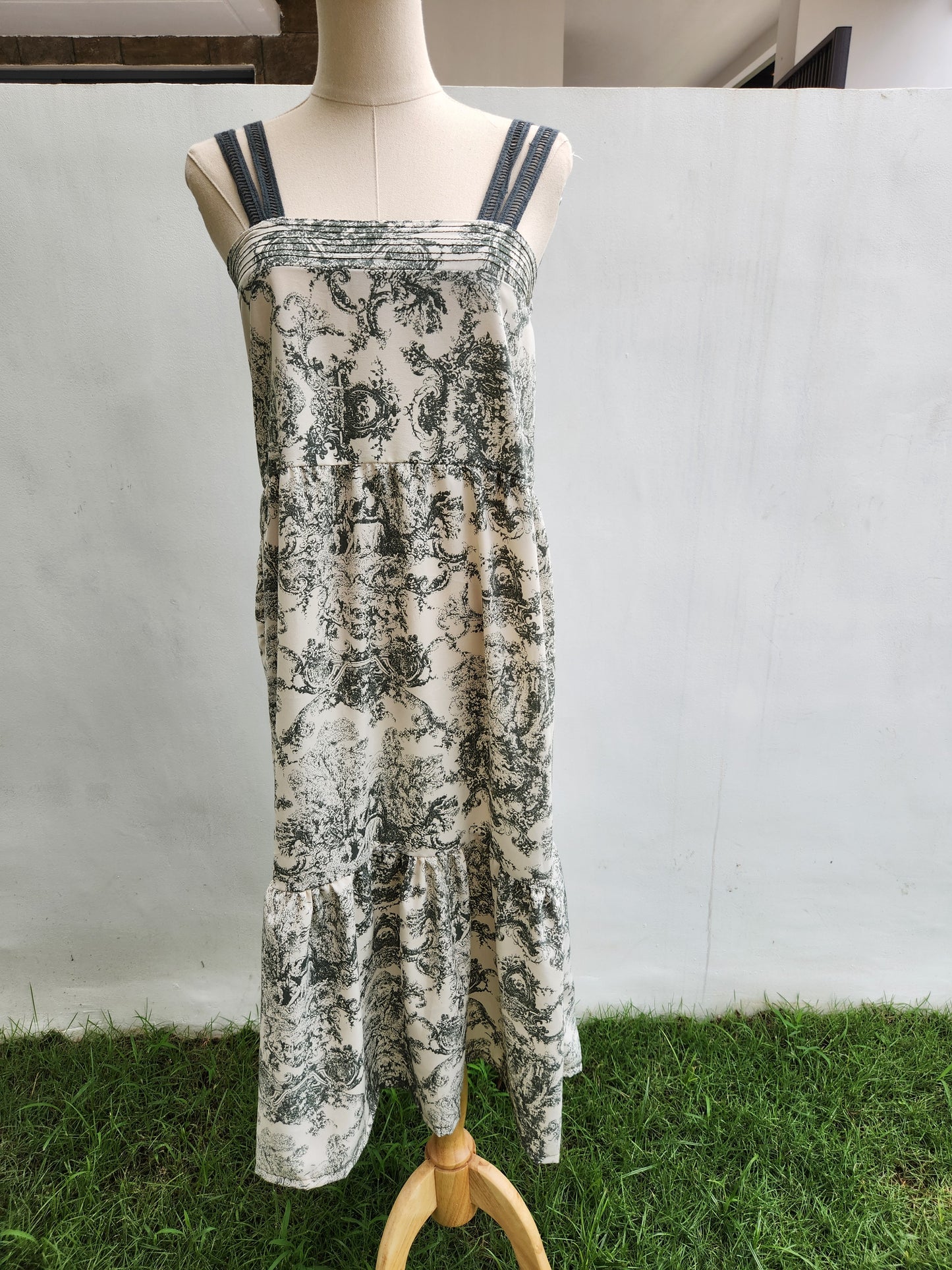 Lace Strap Maxi Dress